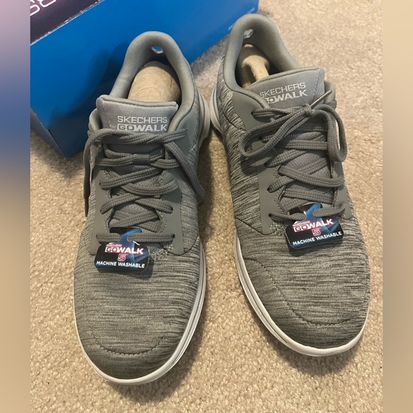 Sketchers womens GO walk 5-true shoe, gray, sz 8.5 - Picture 2 of 3